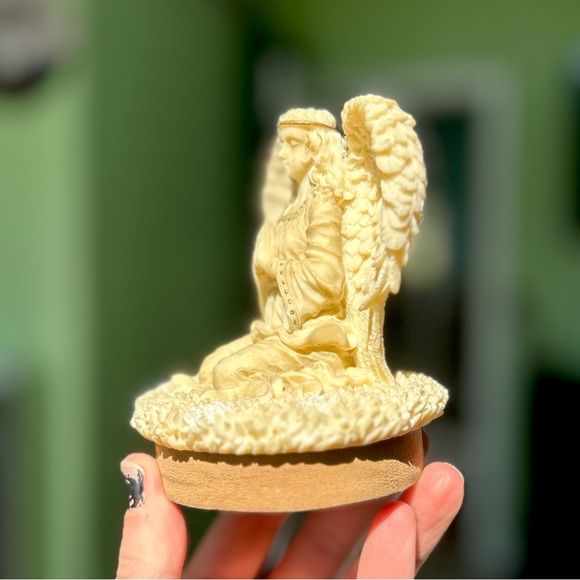 Vintage Textured Praying Angel Faith Based Home Decor Accent Display - Picture 2 of 6